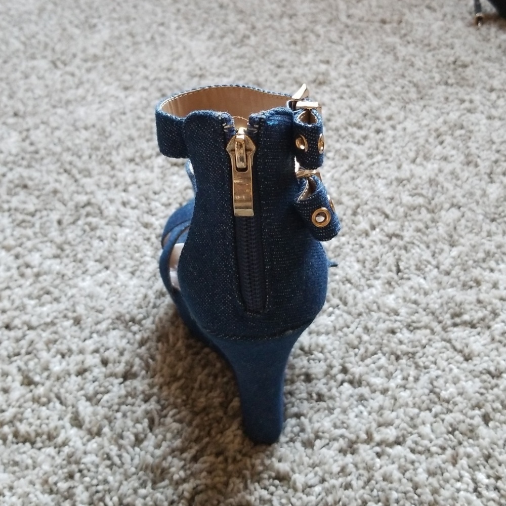 High heels - Picture 2 of 2